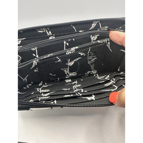 Vera Bradley Black/Wht Floral Zip Around Wallet  Multiple Compartments - Picture 10 of 12